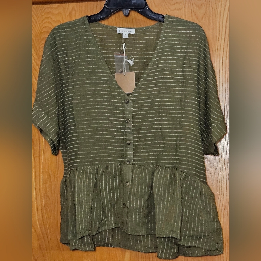 NWT blu pepper Blouse